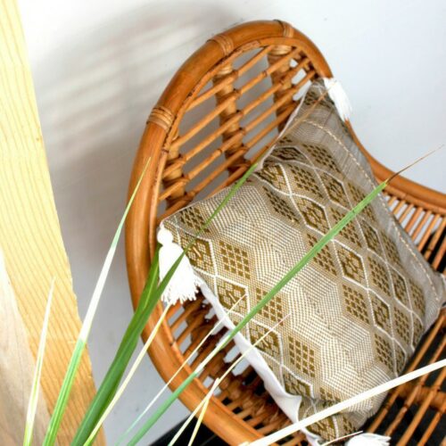 coussin en tissu Mandjak blond, double face, déhoussable, fait main à Nantes