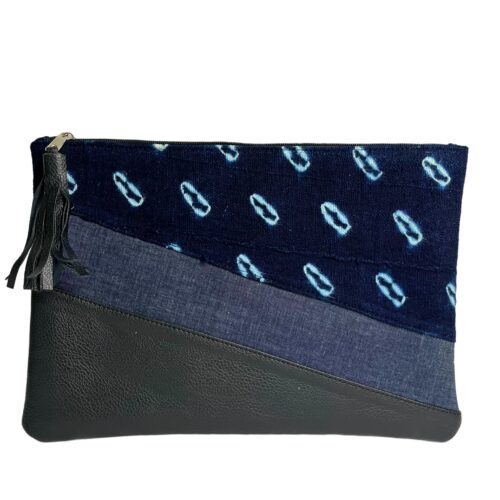 pochette ordinateur femme Ama pagne tissé Baoulé Indigo mac 13 pouces