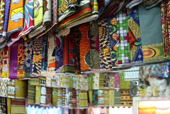 Motif wax : comprendre et porter des imprimés chargés d’histoire